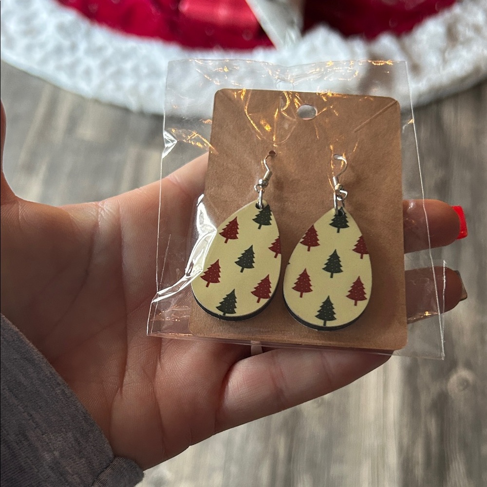 New!! Christmas Tree Teardrop Earrings
